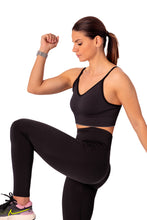 <transcy>THE WOMEN'S LOCKER Stamina medium support sports bra</transcy>