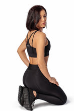 THE WOMEN'S LOCKER Athlete Medium support sports bustier