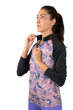 THE WOMEN'S LOCKER Dynamic Rash Guard